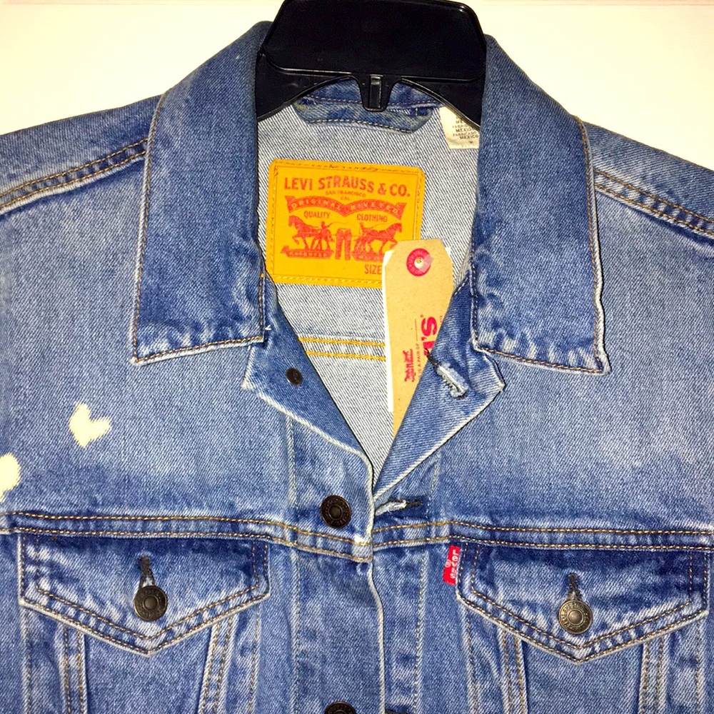 Levi’s trucker jacket denim, NOTE:!item is gently used; No Longer has the tags - Picture 2 of 5